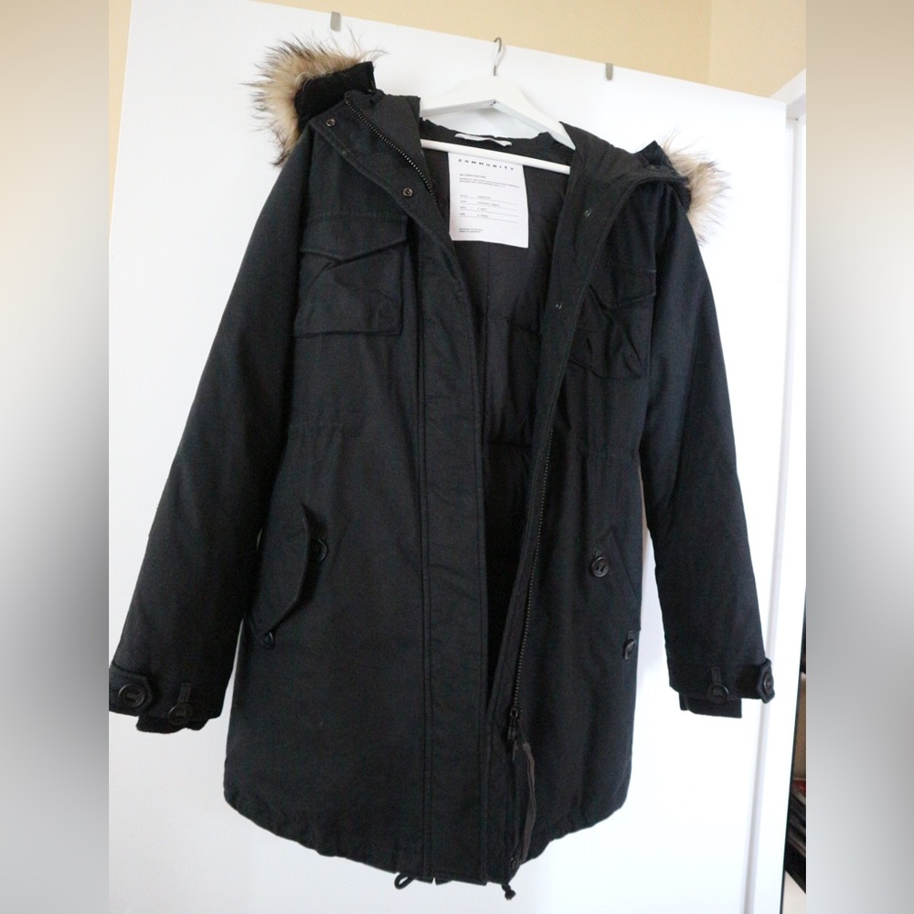 Aritzia Parka in very good condition xs